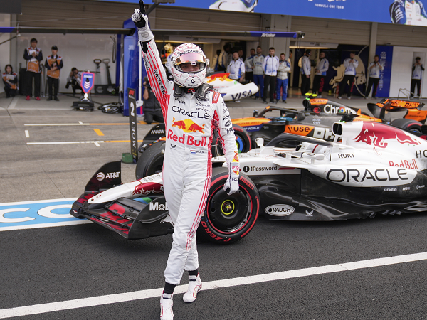 Max Verstappen dedikasikan kemenangan di GP Jepang untuk Honda.
