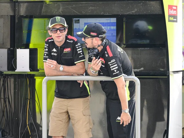 Valentino Rossi Tanggapi Rumor Pedro Acosta ke VR46