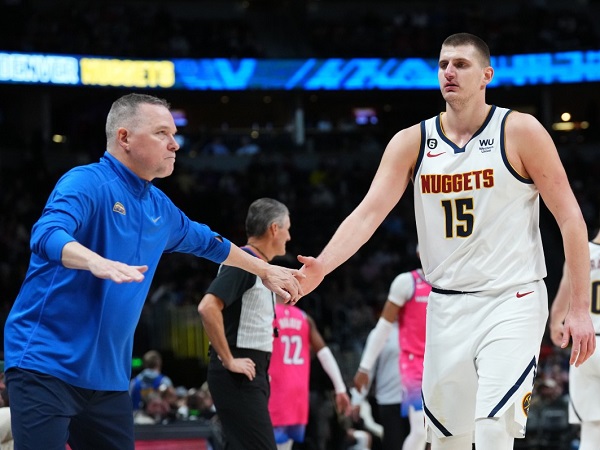 Denver Nuggets sudah cukup lama ingin berpisah dengan Mike Malone dan Calvin Booth.