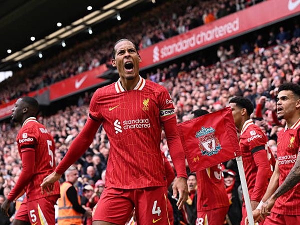 Arne Slot Bicara Soal Gol Kemenangan Dramatis dari Virgil van Dijk