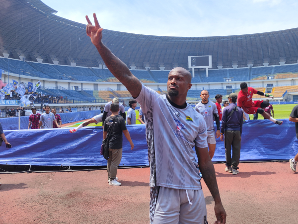 Penyerang Persib, Gervane Kastaneer