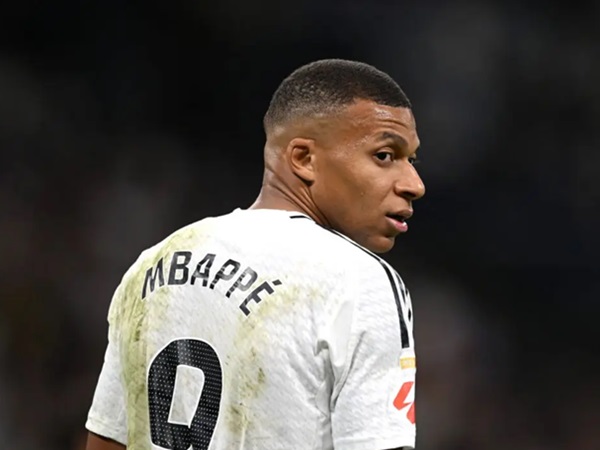 Kylian Mbappe Dinilai Pantas Mendapatkan Kartu Merah Lawan Alaves