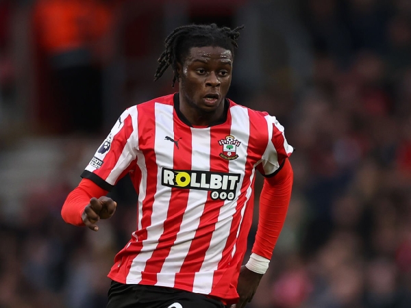 Gelandang Southampton, Lesley Ugochukwu