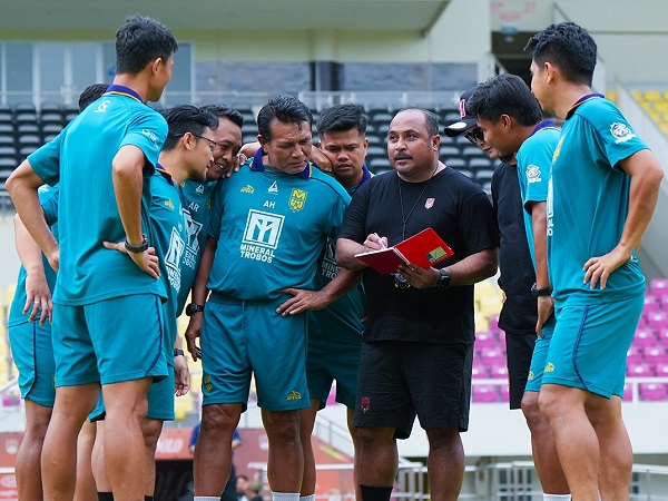 Kontrak Pelatih Malut United FC, Imran Nahumarury resmi diperpanjang