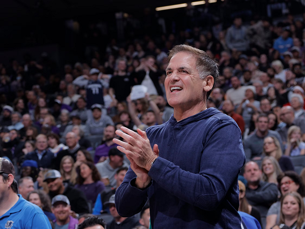 Mark Cuban ingin fans Mavericks dukung penuh timnya di play-in tournament.