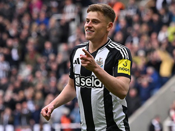 Harvey Barnes Puji Performa Newcastle Usai Habisi Crystal Palace