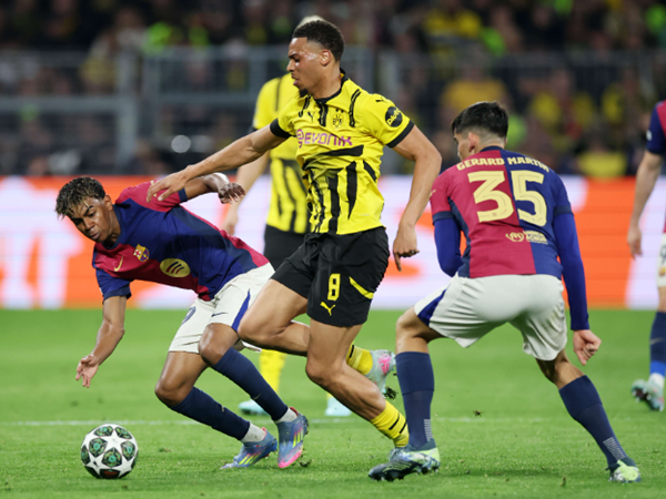 Meski Sempat Duel, Barcelona dan Dortmund Saling Berbalas Pesan di Sosmed