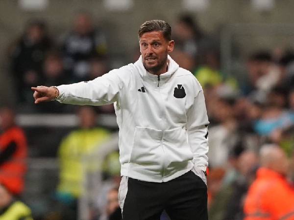 Tanpa Eddie Howe, Jason Tindall Buktikan Newcastle Masih Perkasa