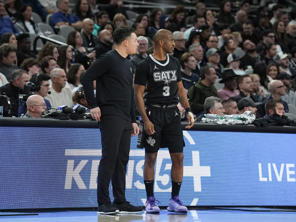 Chris Paul belum pertimbangkan opsi untuk pensiun.