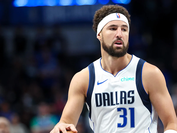 Klay Thompson tetap semangat bela Mavericks meski alami musim perdana yang sulit.