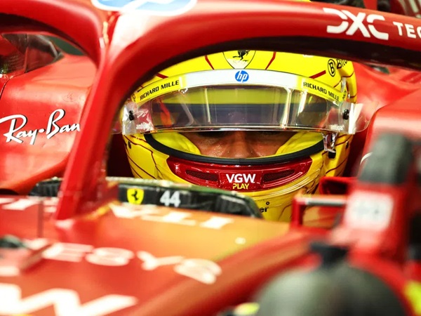 Lewis Hamilton Berjuang Keras Selama GP Arab Saudi