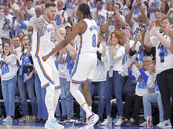 Thunder Cetak Sejarah saat Bantai Grizzliez di Game 1
