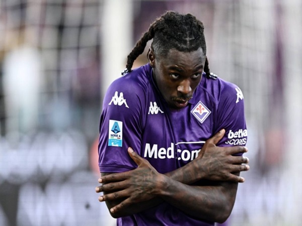 Barcelona Pertimbangkan Datangkan Striker Fiorentina
