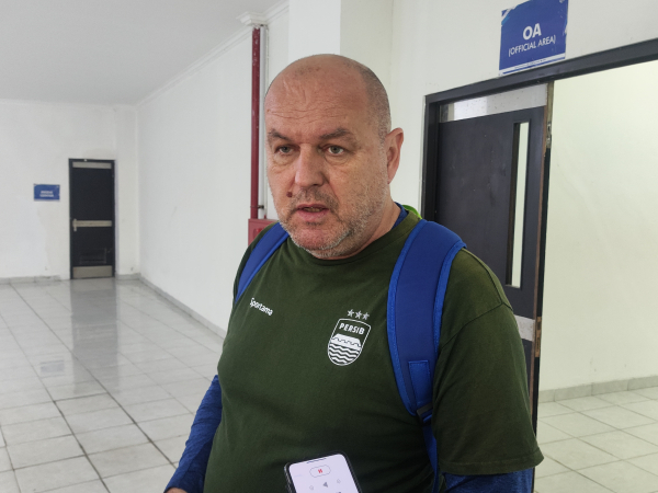 Bojan Hodak Ingatkan Pemain Tak Remehkan Tim Juru Kunci
