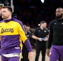 Dwyane Wade Berikan Saran untuk James dan Doncic