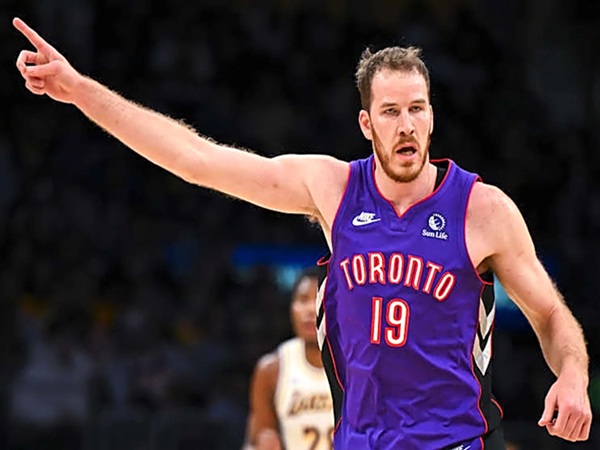 Jakob Poeltl Meningkatkan Kemampuan Tembakan Bebasnya