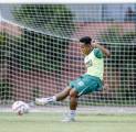 Toni Firmansyah Membaik, Kondisinya Terus Dipantau Jelang Derby Jatim
