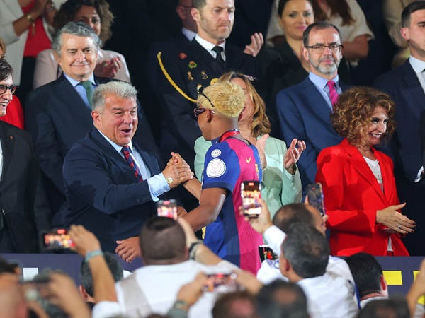 Joan Laporta Dapat Ucapan Selamat dari Florentino Perez