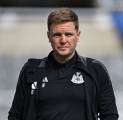 Eddie Howe Kembali ke Pinggir Lapangan Usai Pulih dari Pneumonia