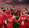 Pesta Besar Usai Kalahkan Tottenham, Liverpool Rayakan Gelar di Anfield