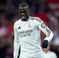 Cedera Serius, Ferland Mendy Berpotensi Akhiri Musim Lebih Awal