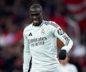 Cedera Serius, Ferland Mendy Berpotensi Akhiri Musim Lebih Awal