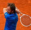Daniil Medvedev Susah Payah Jejakkan Kaki Di Perempatfinal Madrid Open