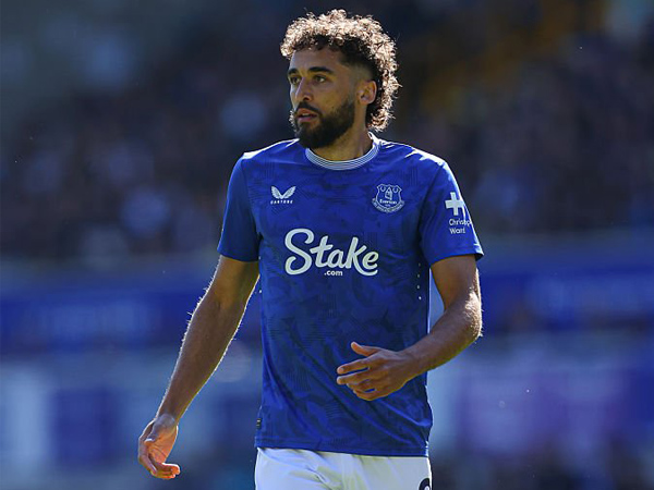 Everton Masih Berusaha Pertahankan Dominic Calvert-Lewin