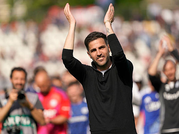 Como Menang Lagi, Cesc Fabregas Justru Semakin Dekat ke Pintu Keluar