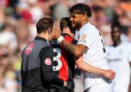 Dihantam Tyrone Mings, Alex Scott Absen Hingga Akhir Musim