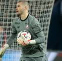 Lucas Chevalier Tanggapi Kabar Ketertarikan Manchester United