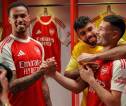Arsenal Luncurkan Seragam Kandang Baru Musim 2025/26