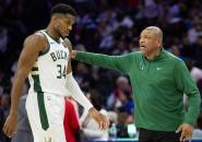 Dwight Howard Sarankan Giannis Antetokounmpo Bertahan di Bucks