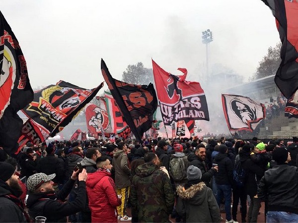 Curva Sud Milano Siapkan Protes Saat Milan Menghadapi AS Roma