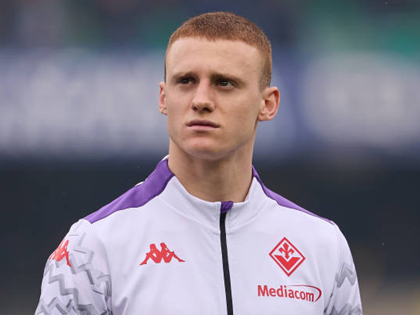 Fiorentina Resmi Ikat Pietro Comuzzo Dengan Kontrak Jangka Panjang
