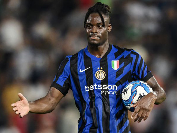 Jika Ada Tawaran Bagus, Inter Pertimbangkan Jual Yann Bisseck