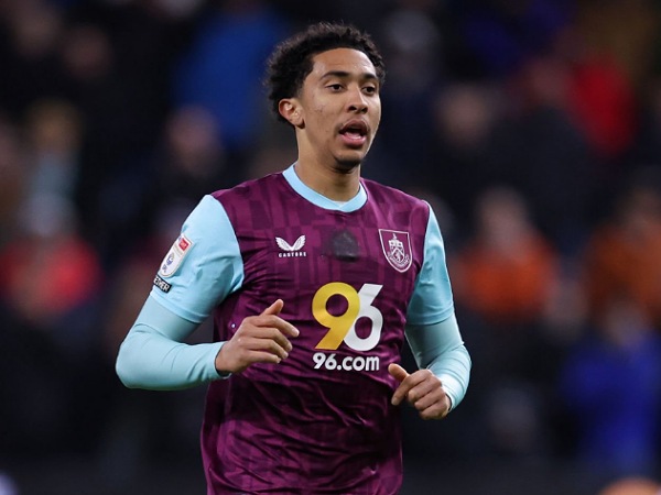 Bashir Humphreys awalnya hanya dipinjamkan ke Burnley