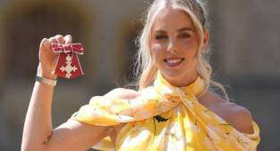 Juara Olimpiade Keely Hodgkinson Akan Memulai Musim di Stockholm