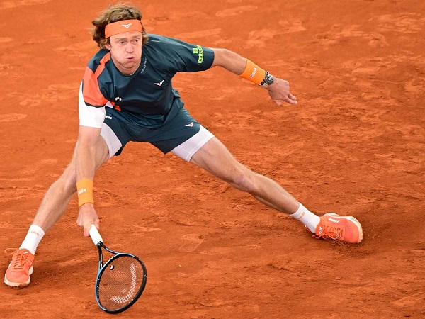 Andrey Rublev Bertahan Sekuat Tenaga Demi Semifinal Di Hamburg