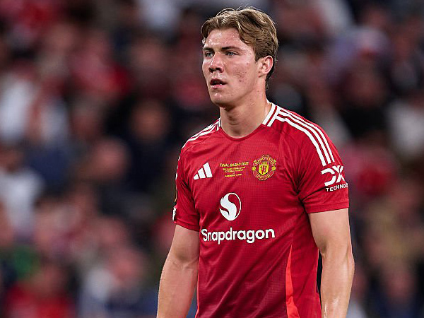 Fenerbahce Incar Rasmus Hojlund sebagai Pengganti Edin Dzeko