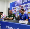 Klok Tak Sabar Angkat Trofi Untuk Kedua Kali Bersama Persib