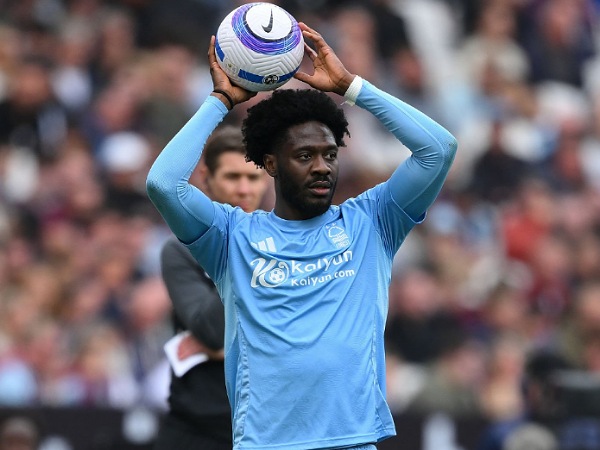 Ola Aina Diminati Besiktas, Nottingham Forest Kejar Kontrak Baru
