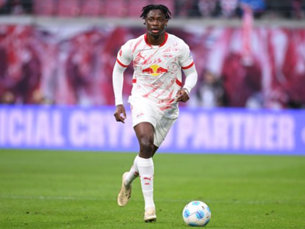 RB Leipzig Tawarkan Perpanjangan Kontrak pada El Chadaille Bitshiabu