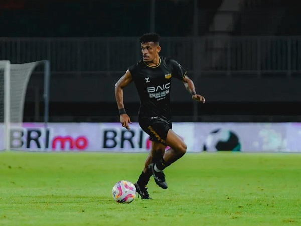 Gelandang Dewa United FC, Ricky Kambuaya di laga terakhir musim ini