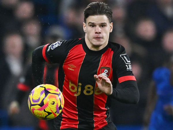 Dikejar Madrid dan City, Milos Kerkez Justru Prioritaskan Liverpool