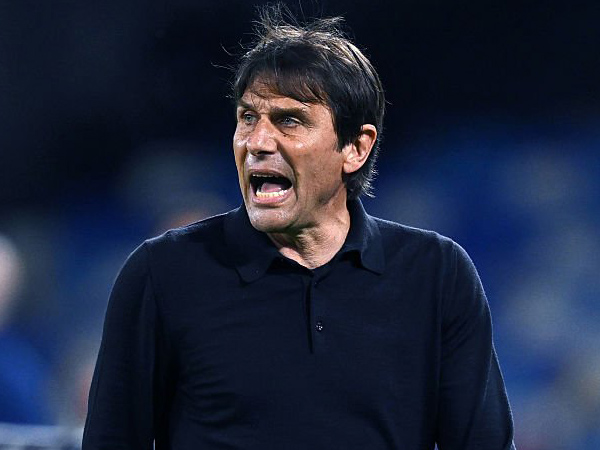 Napoli Juara Serie A, Antonio Conte Puji Performa Pemainnya