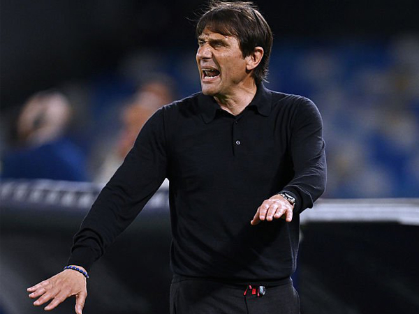 Usai Bawa Napoli Juara, Antonio Conte Komentari Masa Depannya