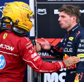 Lewis Hamilton Dipenalti Tiga Grid Usai Halangi Max Verstappen