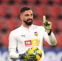 Barcelona Tertarik untuk Merekrut Giorgi Mamardashvili