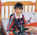 Bikin Nostalgia! Pemain Bayern Munich Tiru Foto Kecil Muller yang Ikonik
